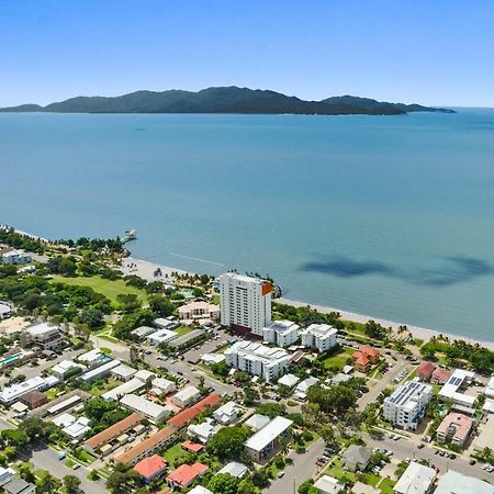 Aquarius On The Beach Townsville Eksteriør billede