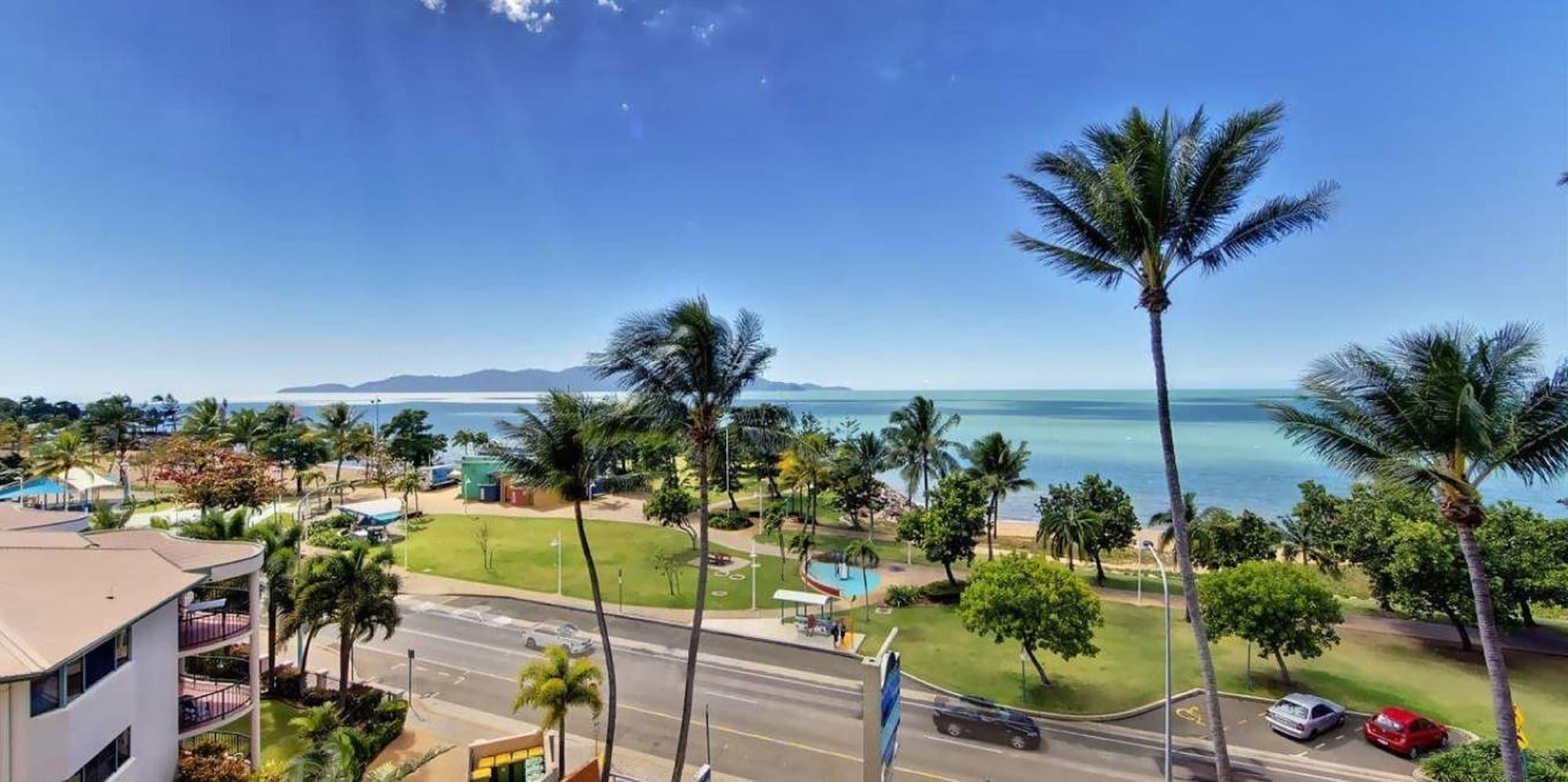 Aquarius On The Beach Townsville Eksteriør billede