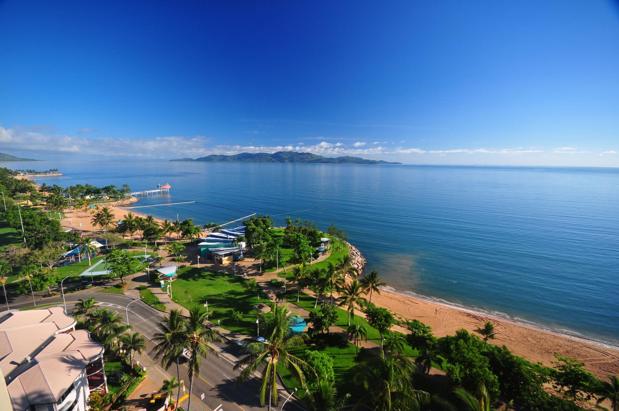 Aquarius On The Beach Townsville Eksteriør billede