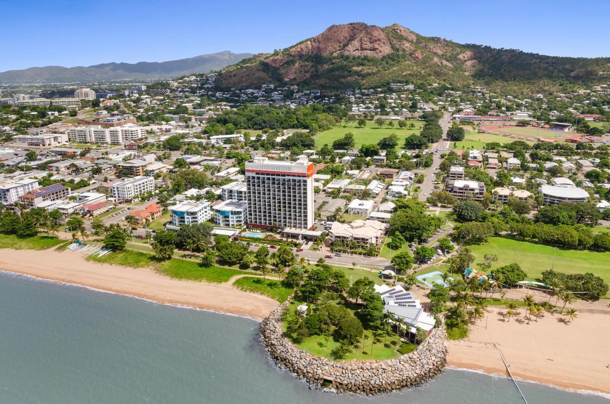 Aquarius On The Beach Townsville Eksteriør billede