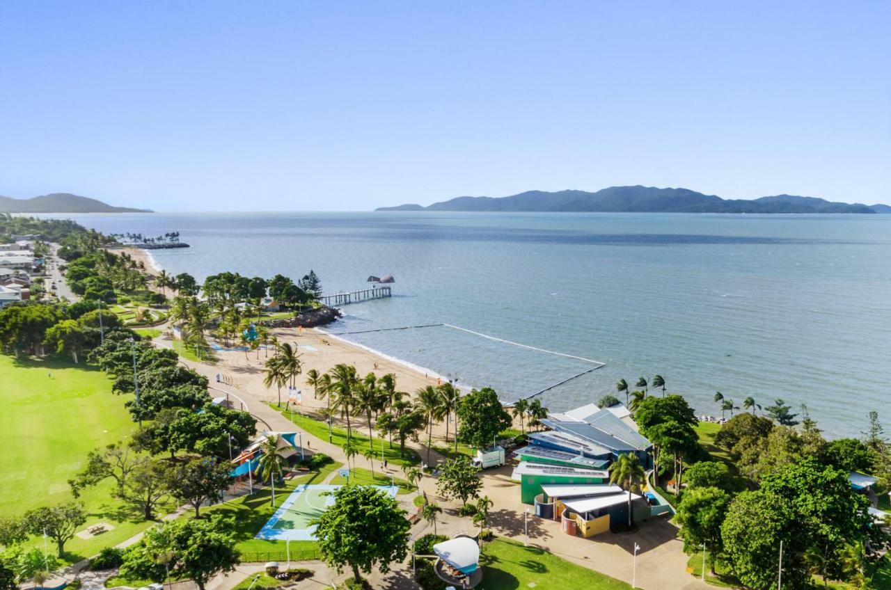 Aquarius On The Beach Townsville Eksteriør billede